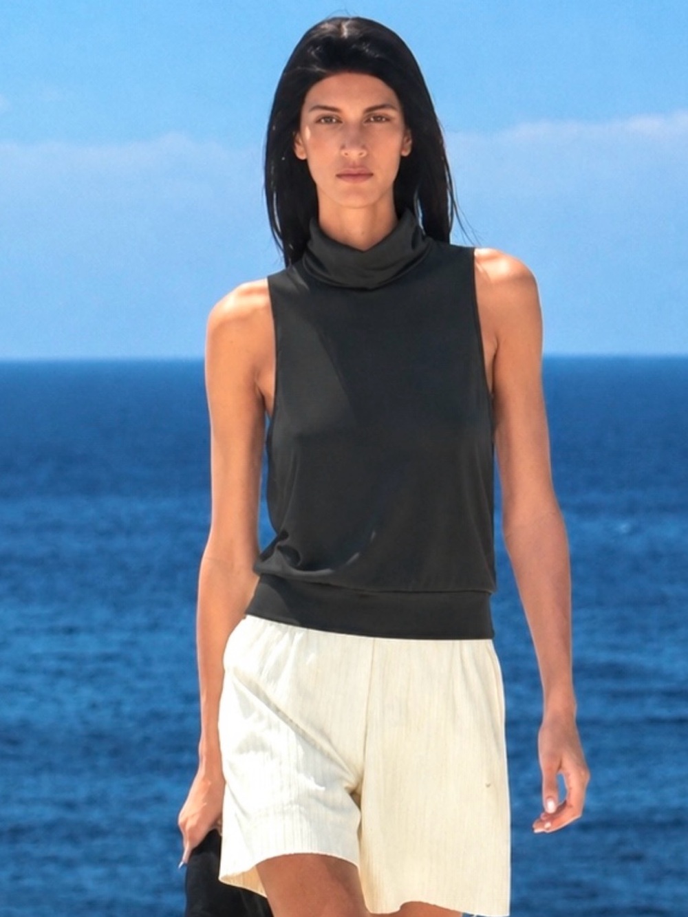 NWOT Bleusalt Classic Sleeveless Turtleneck in Black Size 1 Small